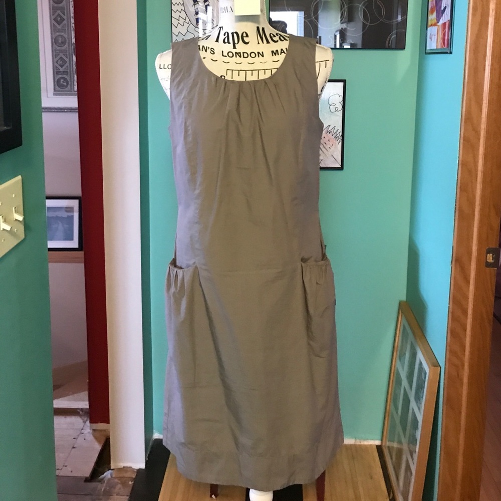 Sleeveless dress